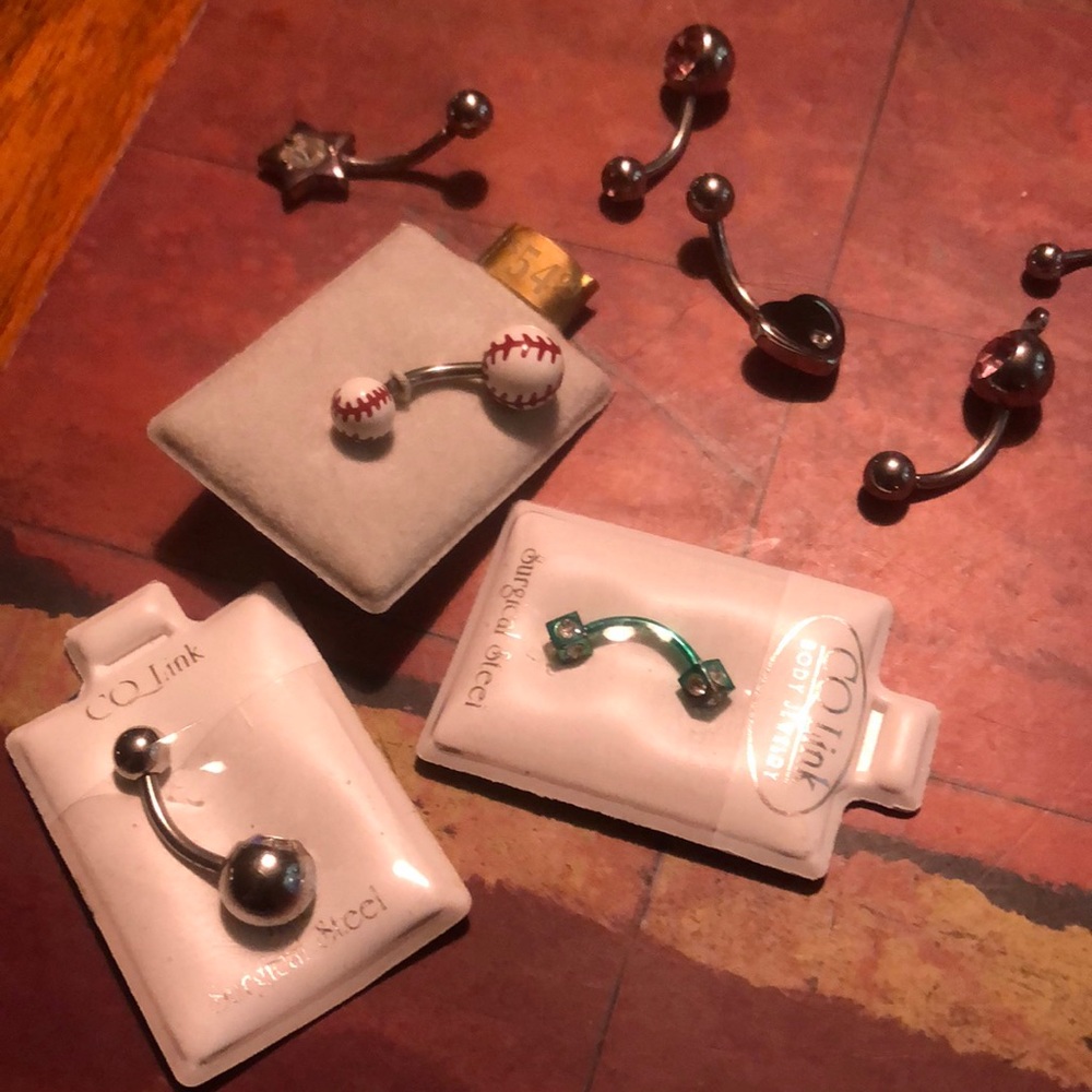8 pieces belly rings
